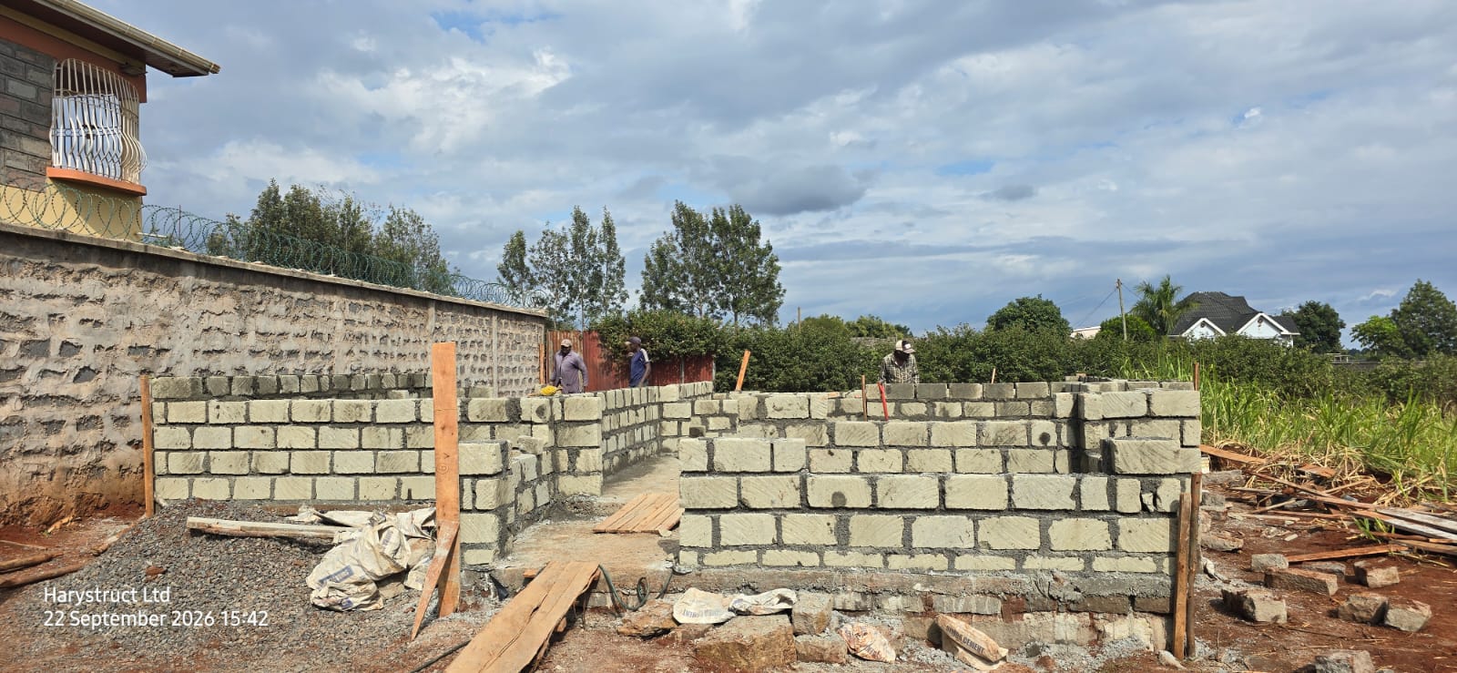 Harystruct rising wall construction stage